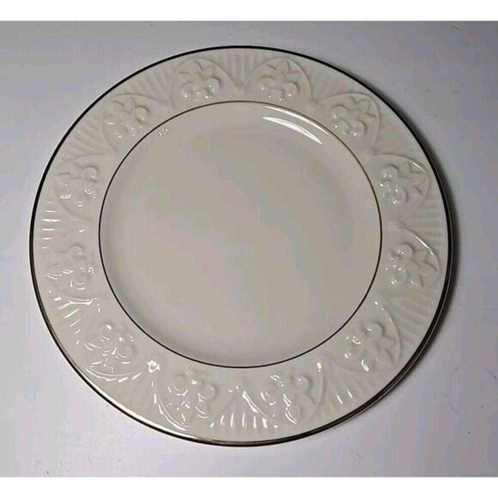 Lenox MATELASSE Salad Ivory And Gold Rim Plate 8 1/8"